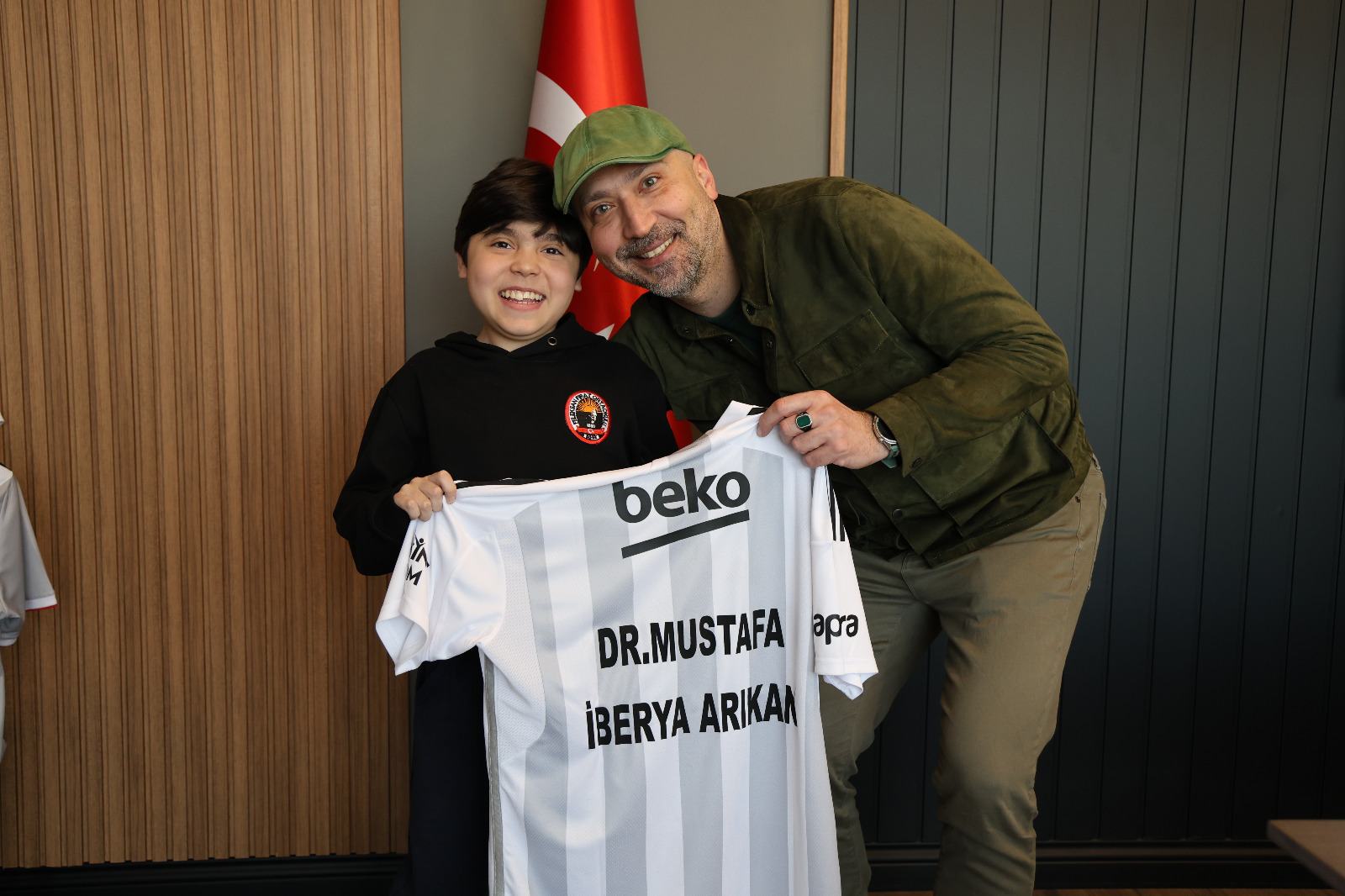 Başkan Arıkan’dan DMD mücadelesi veren Mert’e anlamlı destek