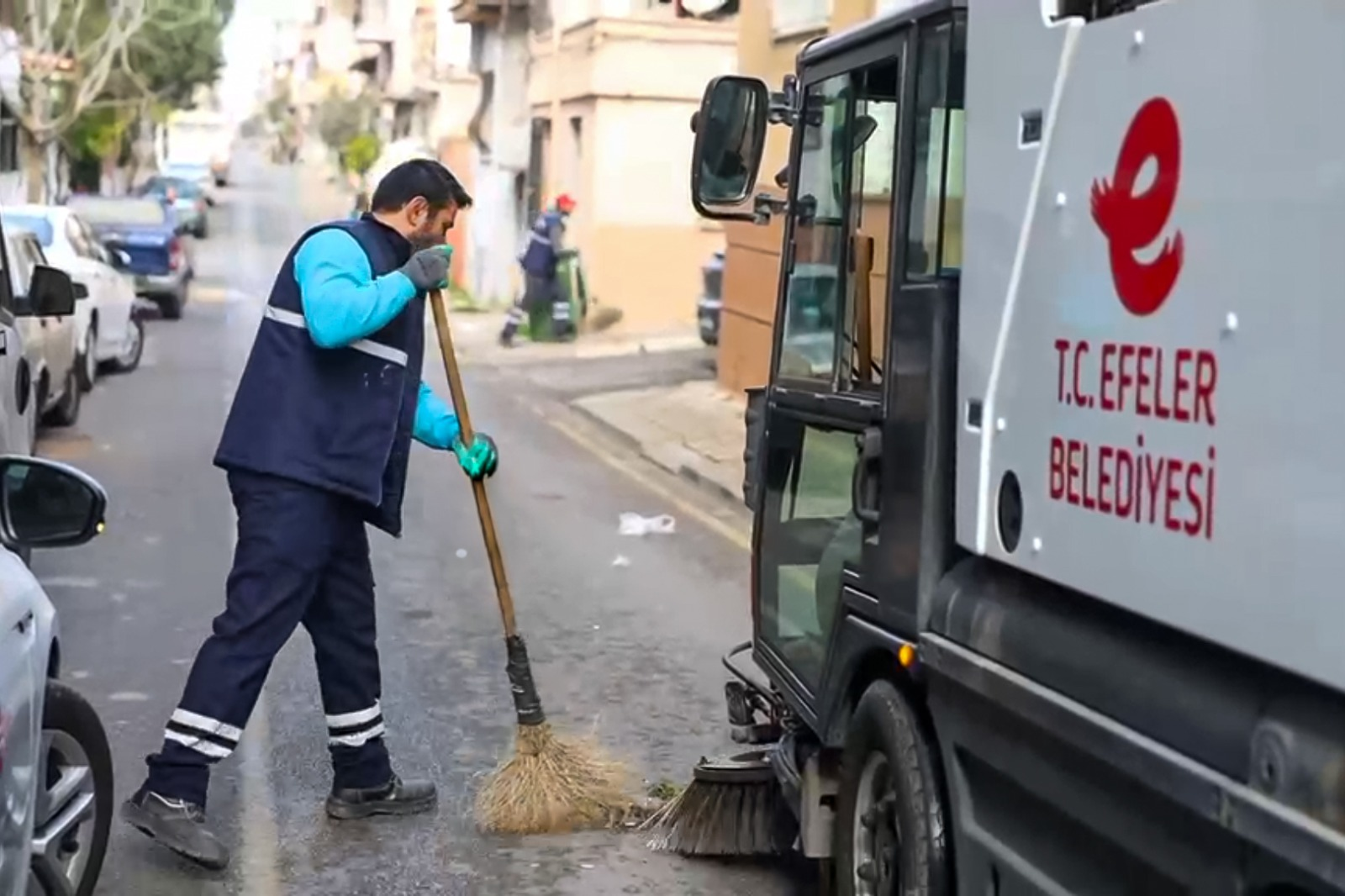 EFELER BELEDİYESİ’NDEN KAPSAMLI BAYRAM TEMİZLİĞİ
