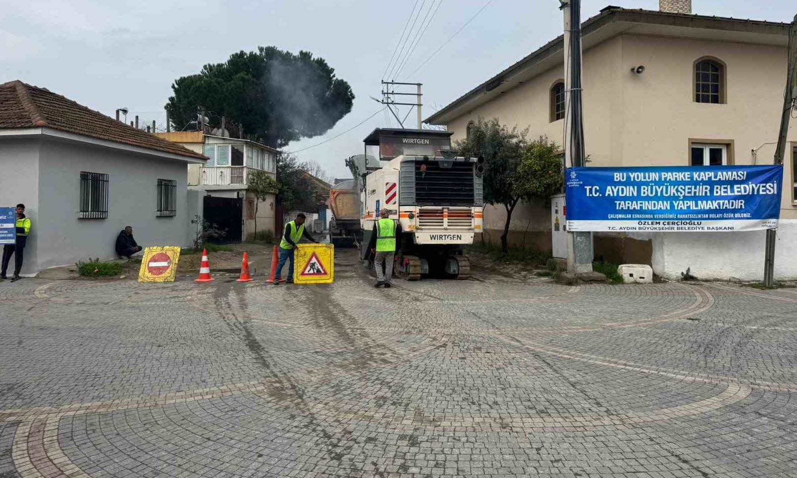 Aydın Büyükşehir Belediyesi’nden 17 ilçede eş zamanlı yol atağı
