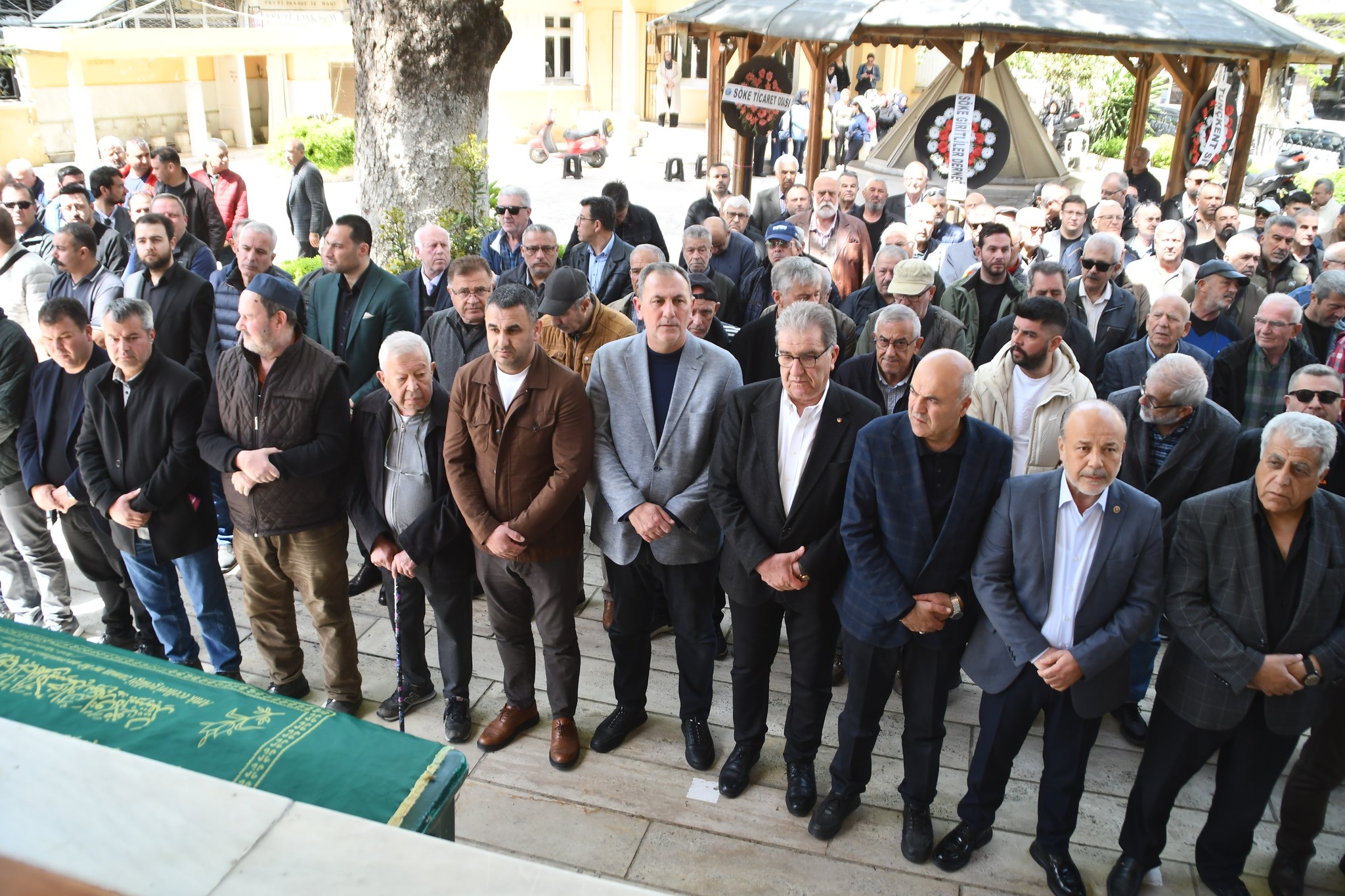 Söke’nin Sevilen Esnafı Razaman Erten Son Yolculuğuna Uğurlandı