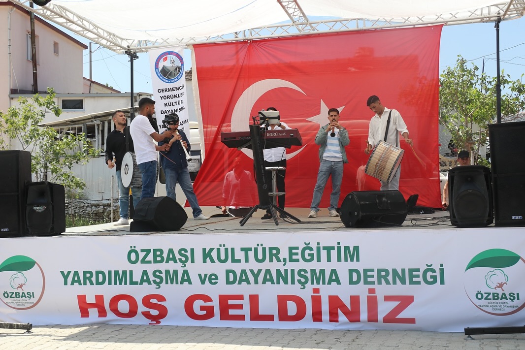 Özbaşı Mahallesi’nde Bahar Şenliği: Vatandaşlar Kaynaşma Etkinliğinde Buluştu
