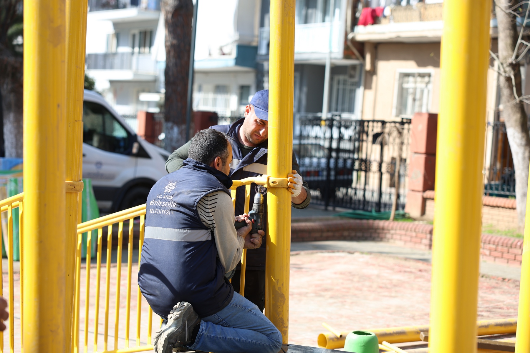AYDIN’IN YEŞİL ALAN VE PARKLARI BAŞKAN ÇERÇİOĞLU’NUN ÇALIŞMALARI İLE YENİLENİYOR