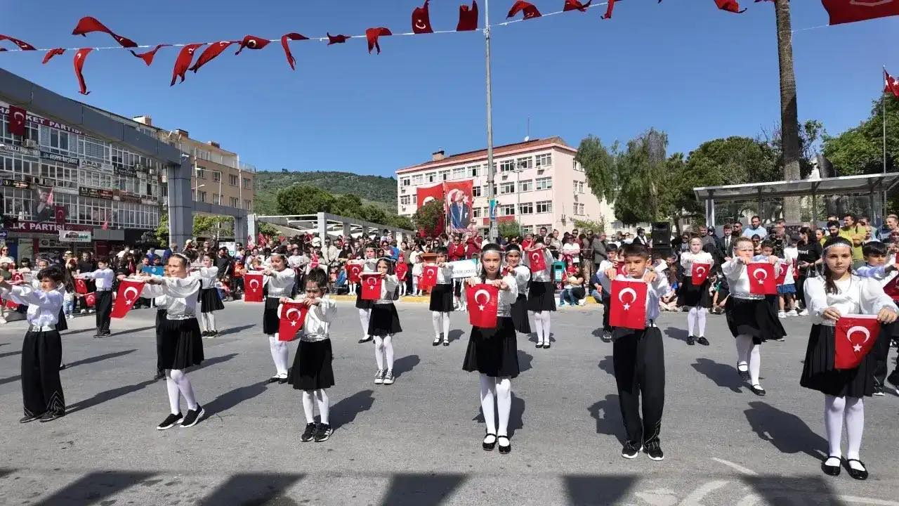Söke’de 23 Nisan Kutlamalarının Yeri Değişti: Program Kapalı Spor Salonu’nda Yapılacak