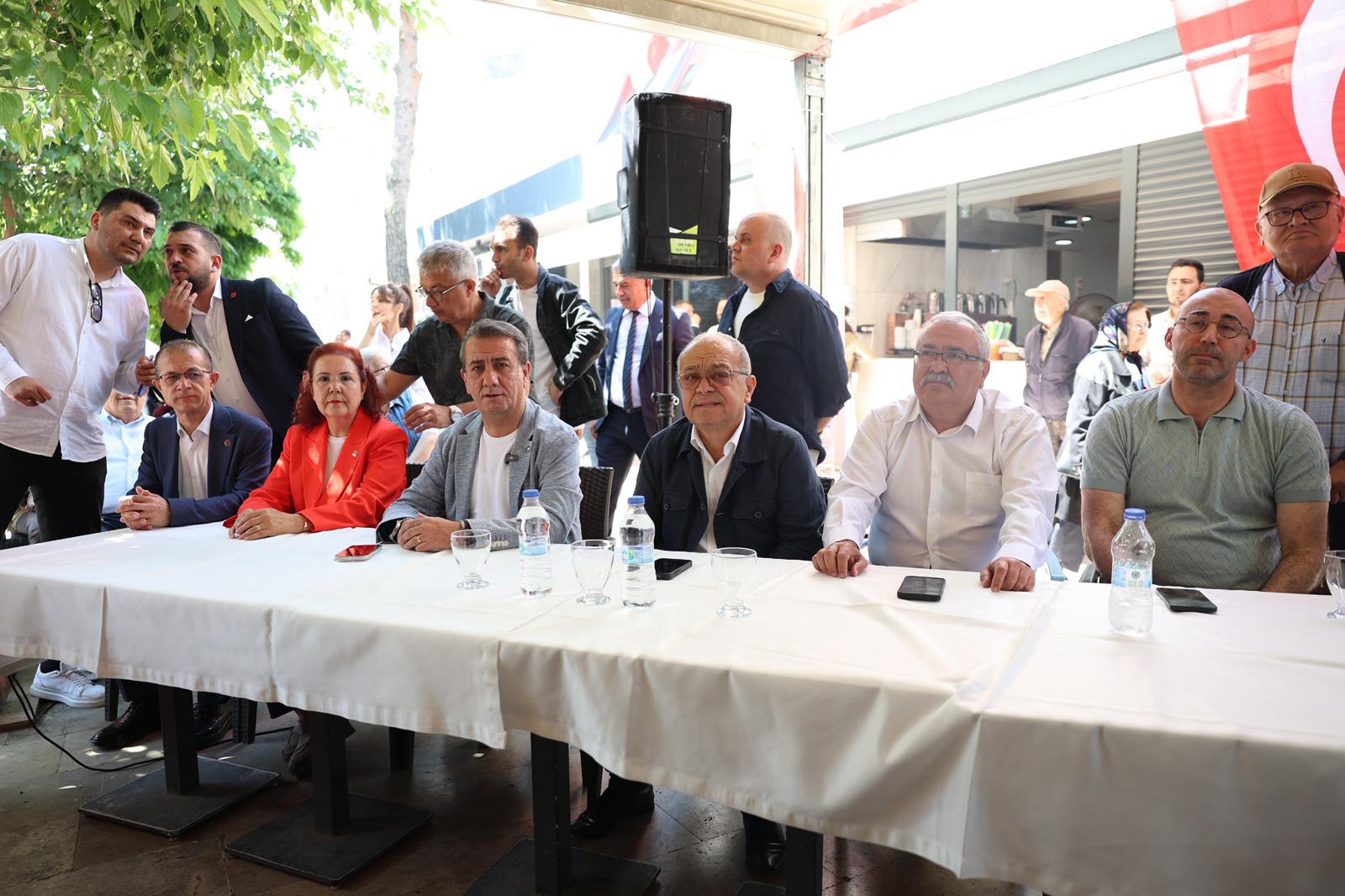BAŞKAN ANIL YETİŞKİN’DEN BAYRAMLAŞMA BULUŞMASINDA NET MESAJ “ASLA UMUTSUZLUĞA KAPILMAYACAĞIZ”