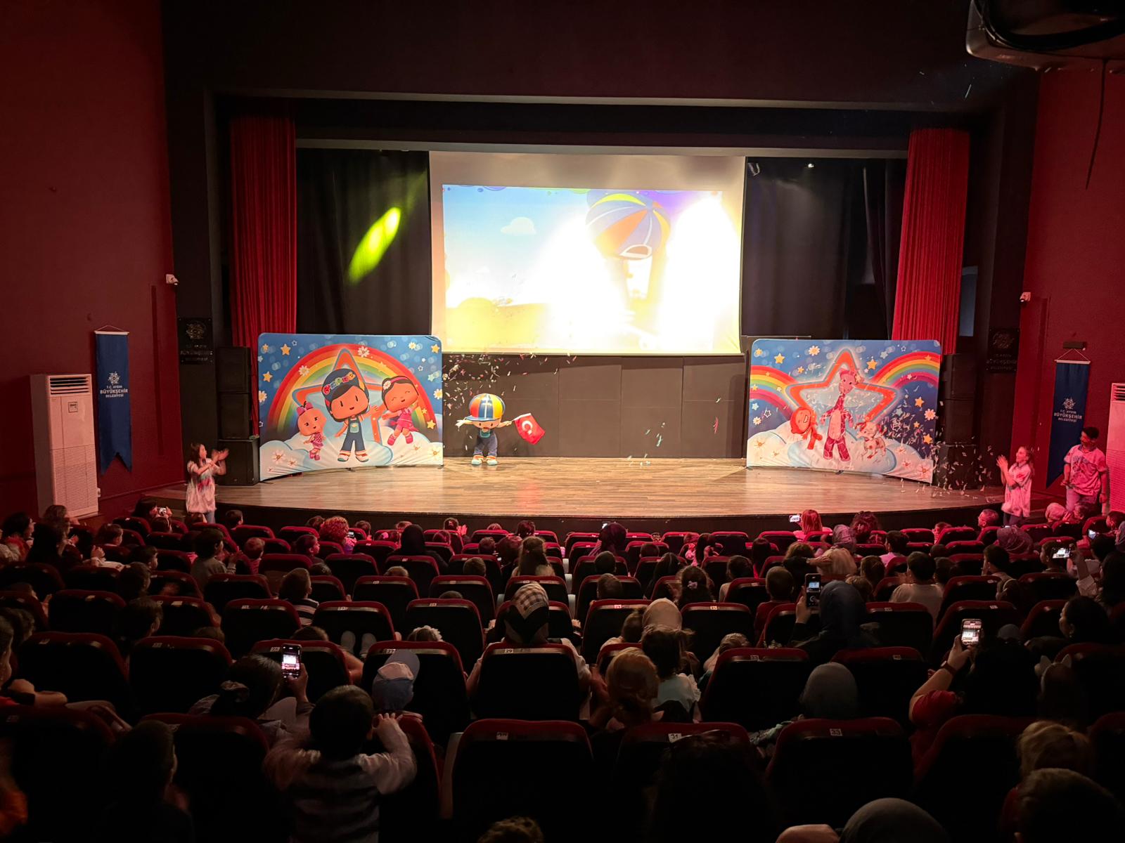 BAŞKAN ÇERÇİOĞLU HER YAŞTAN VATANDAŞI KÜLTÜR VE SANAT ETKİNLİKLERİ İLE BULUŞTURUYOR