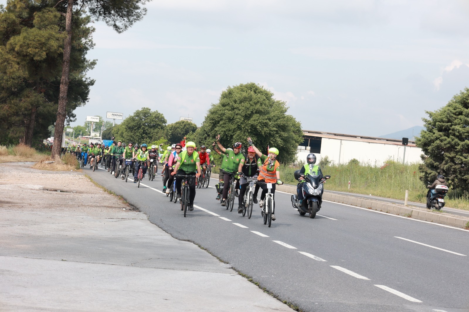 EFELER’DE PEDALLAR TARİHE VE DOĞAYA DÖNÜYOR: