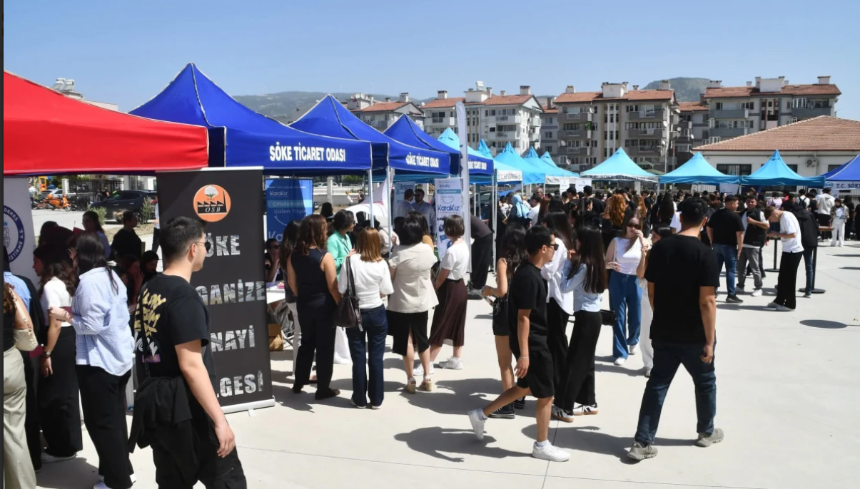 Söke’de Gençler İş Dünyasıyla Buluştu: 3. Kariyer Günleri Yoğun İlgi Gördü