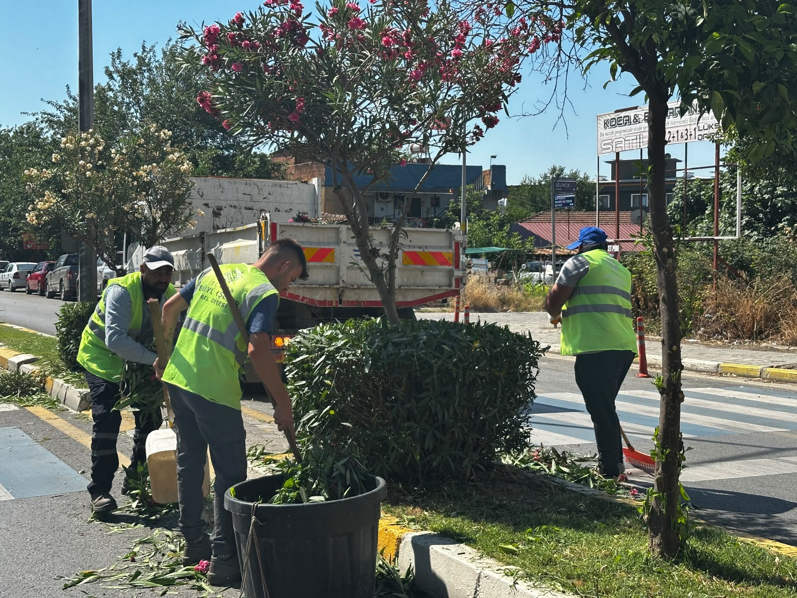BAŞKAN ÇERÇİOĞLU KENTİN DÖRT BİR YANINDA VATANDAŞLARI HİZMET VE ÇALIŞMALARLA BULUŞTURUYOR