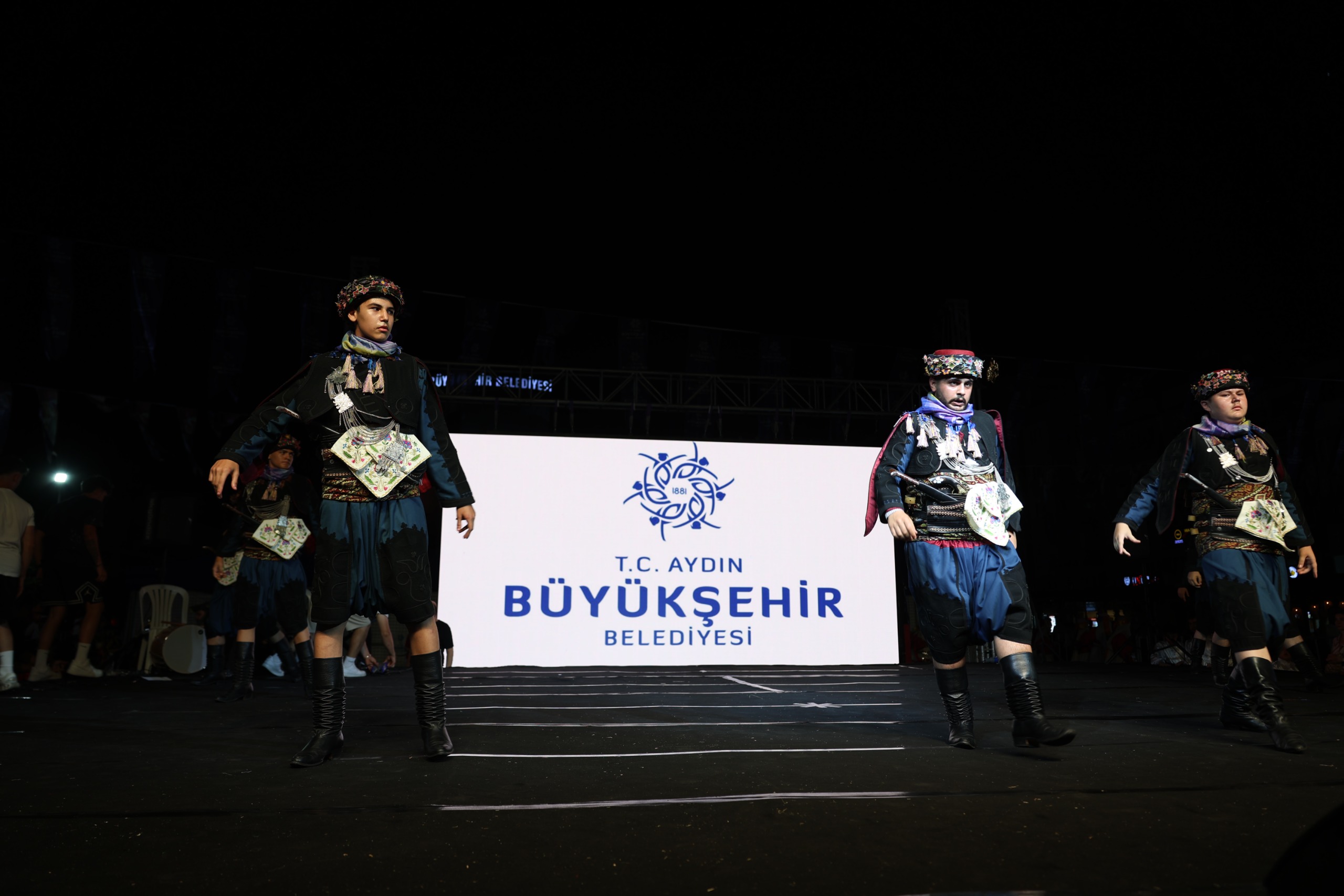 BAŞKAN ÇERÇİOĞLU AYDIN BÜYÜKŞEHİR BELEDİYESİ KONSERVATUARI’NIN EŞSİZ GÖSTERİLERİNİ AYDINLILAR İLE BULUŞTURDU