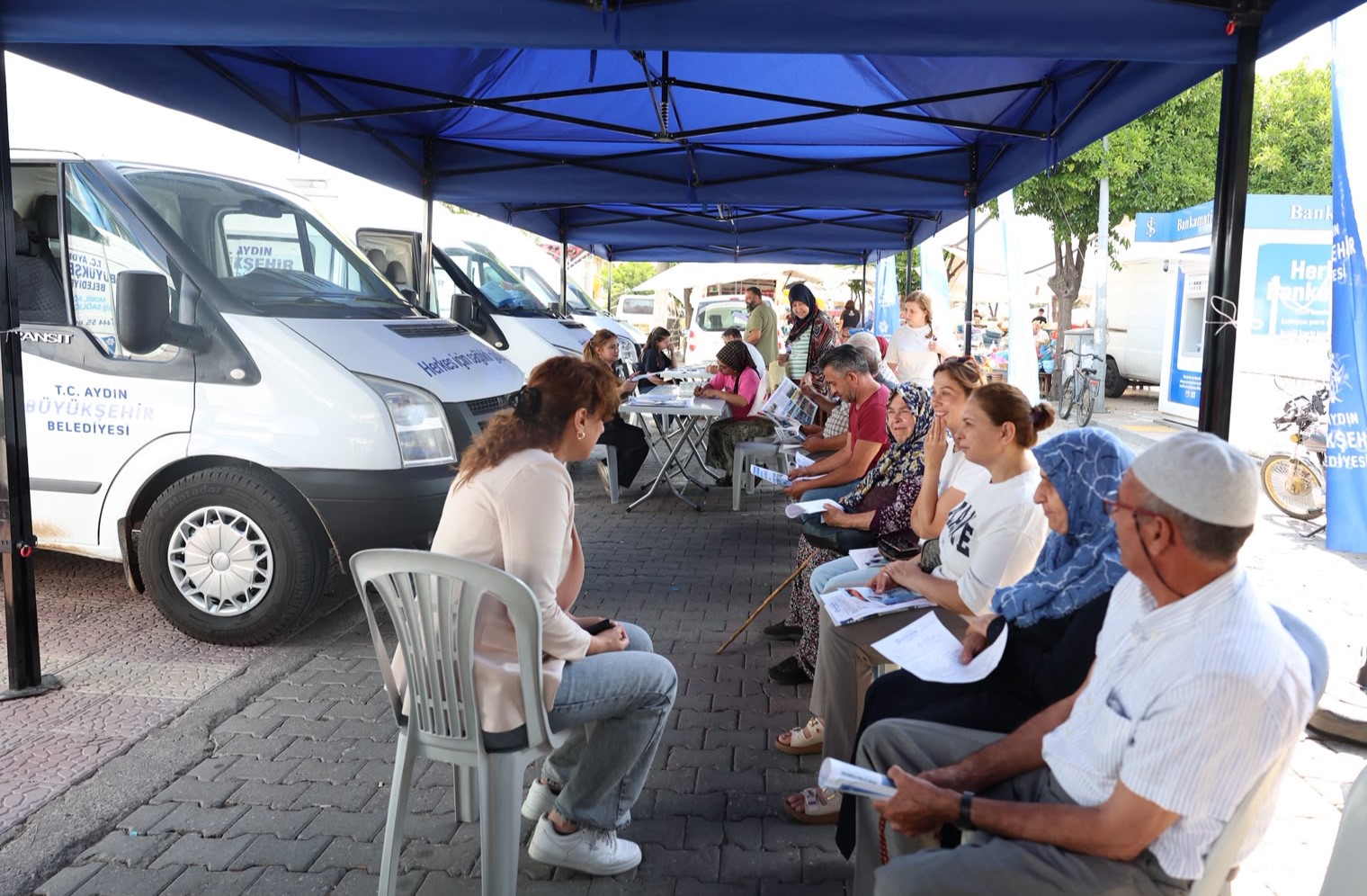 BAŞKAN ÇERÇİOĞLU AĞIZ VE DİŞ SAĞLIĞI HİZMETLERİNİUMURLU MAHALLESİ’NDE VATANDAŞLARLA BULUŞTURDU