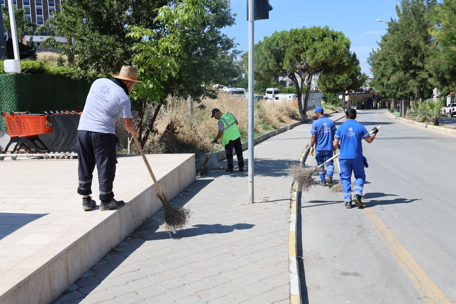BAŞKAN ÇERÇİOĞLU’NDAN KUŞADASI’NDA YOĞUN ÇALIŞMA