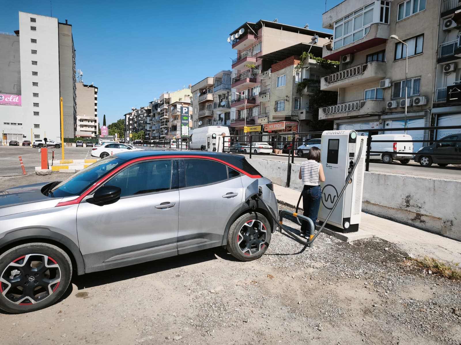 EFELER BELEDİYESİ’NİN ELEKTRİKLİ ARAÇ ŞARJ İSTASYONLARI HİZMETTE