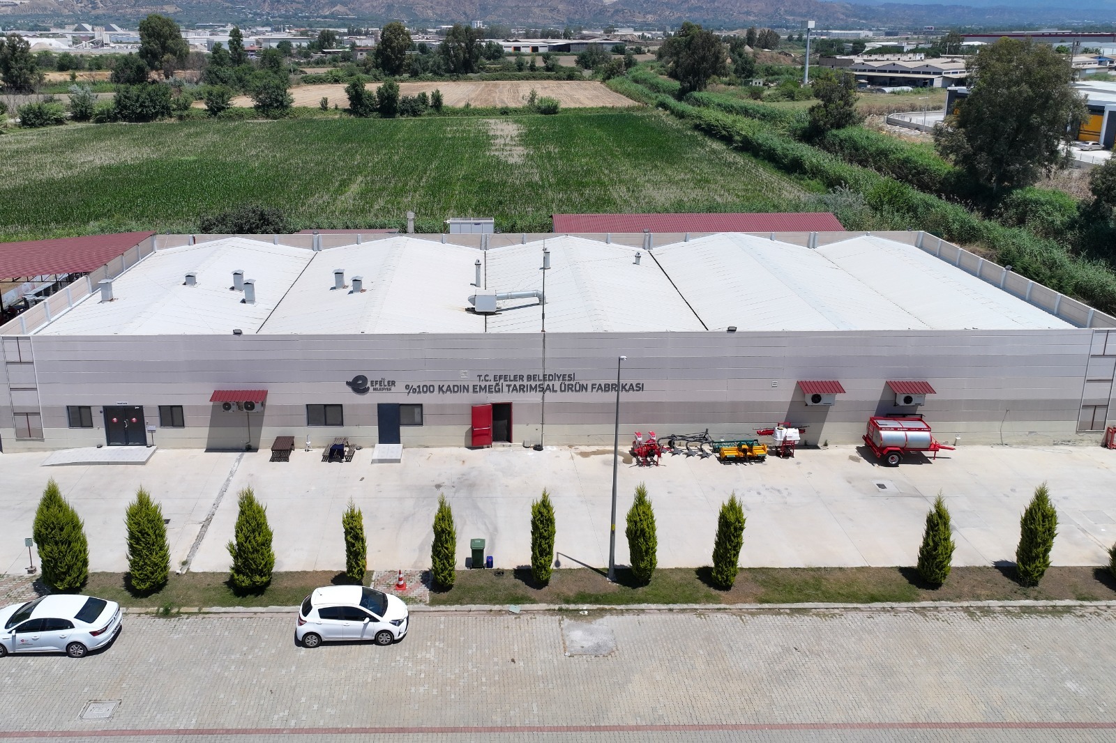 TARIMSAL ÜRÜN FABRİKASI İLE KADINLARLAR ÜRETİYOR EFELER KAZANIYOR