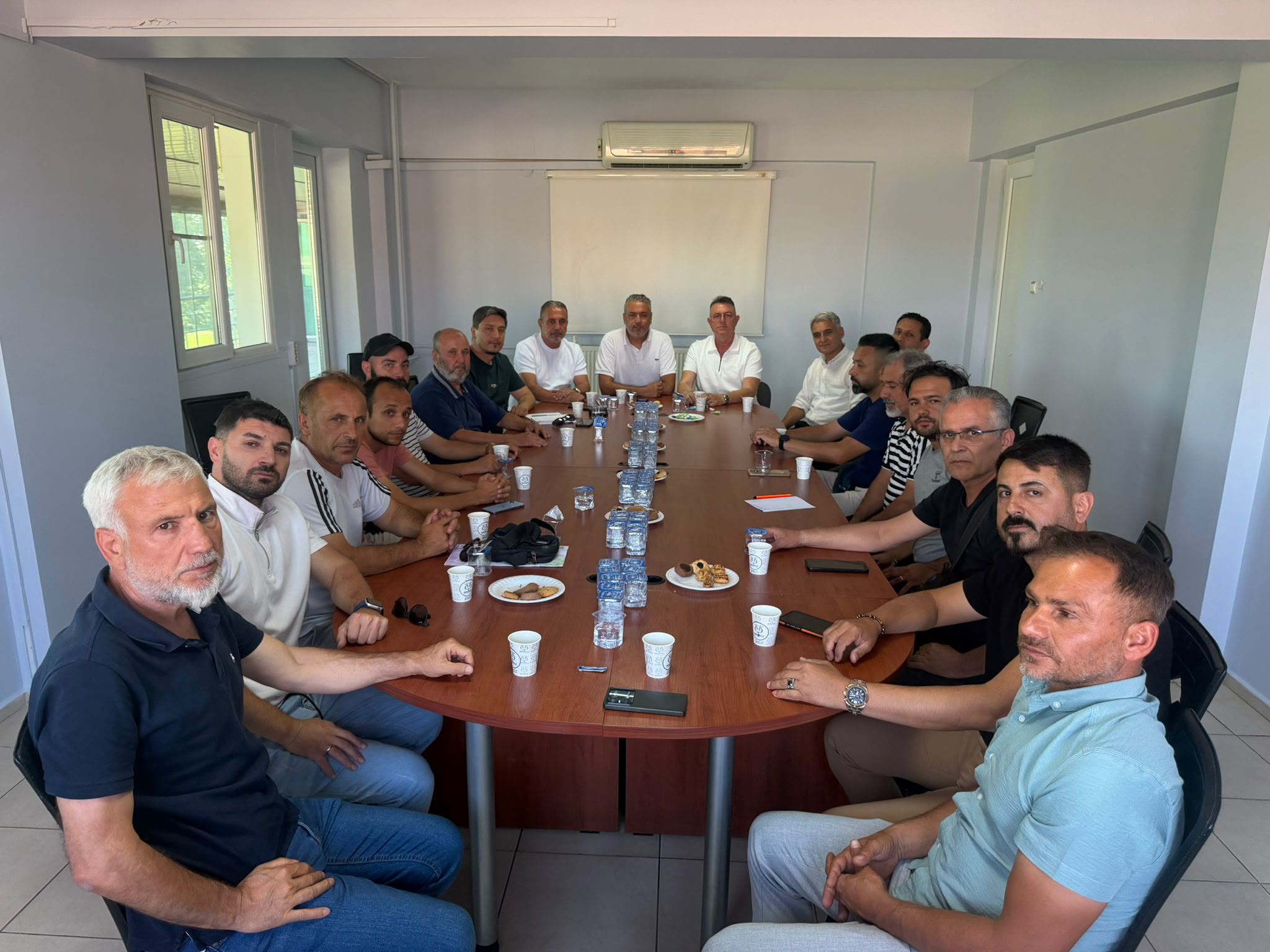ALTYAPI LİGLERİ İÇİN İLK TOPLANTI NAZİLLİ’DE GERÇEKLEŞTİRİLDİ