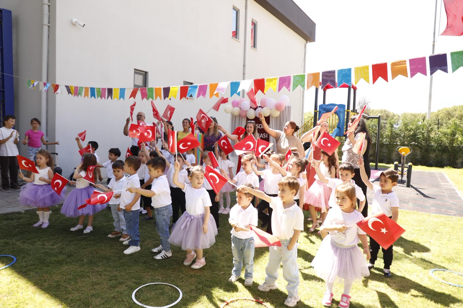 BAŞKAN ÇERÇİOĞLU’NUN AYDIN’A KAZANDIRDIĞI ÇOCUK GELİŞİM MERKEZLERİNDE MEZUNİYET HEYECANI