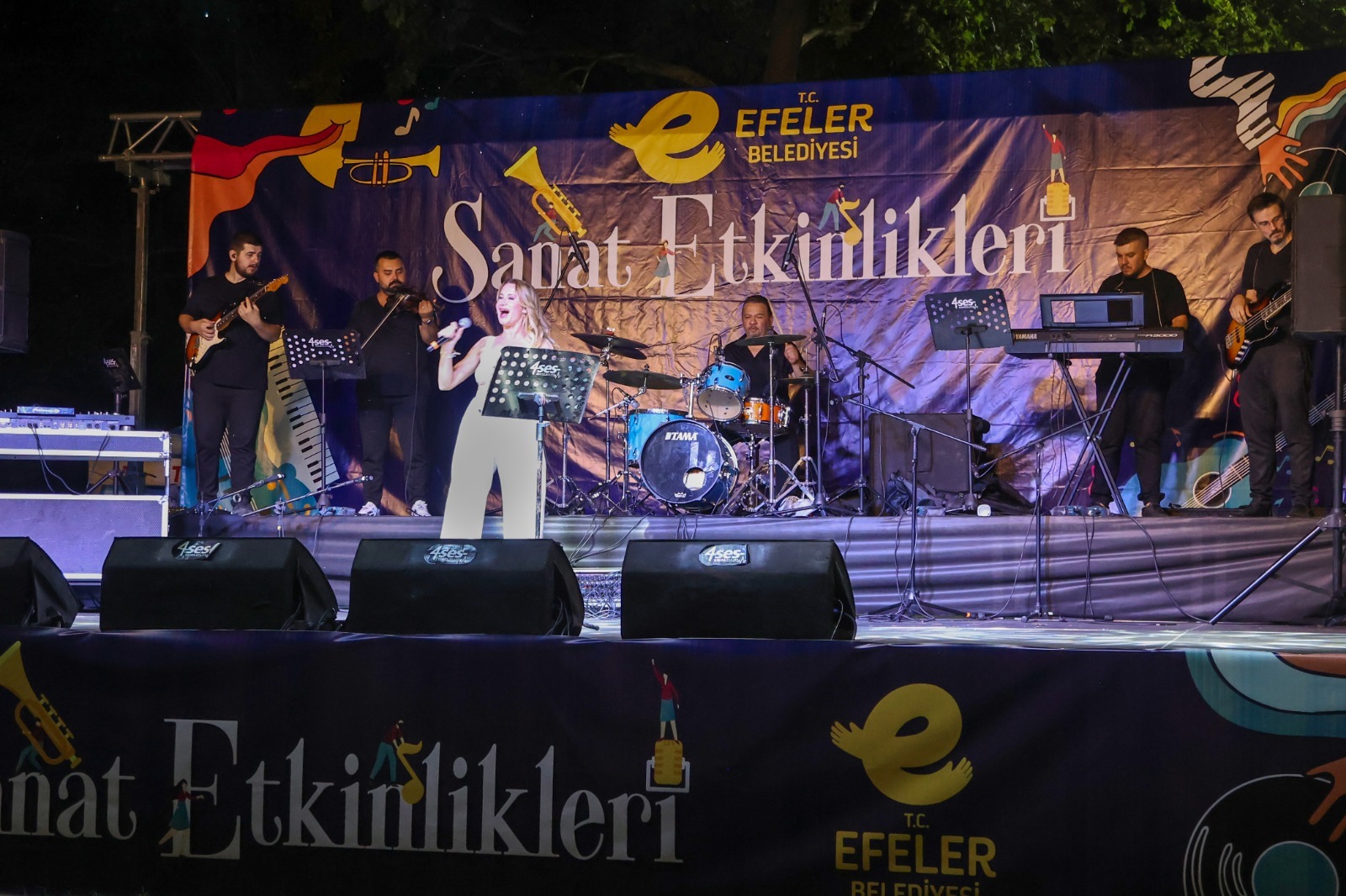 BAŞKAN YETİŞKİN’LE VATANDAŞLAR SANATA DOYDU
