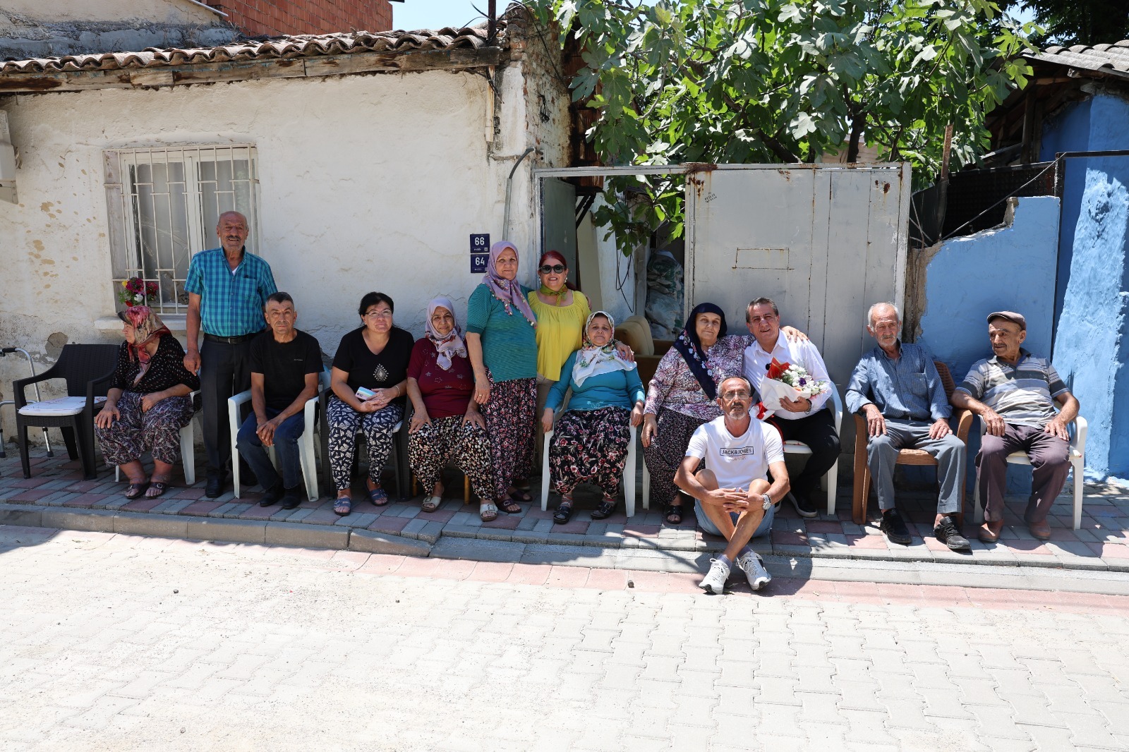 BAŞKAN ANIL YETİŞKİN UMURLU’YA HİZMETLERİNE DEVAM EDİYOR
