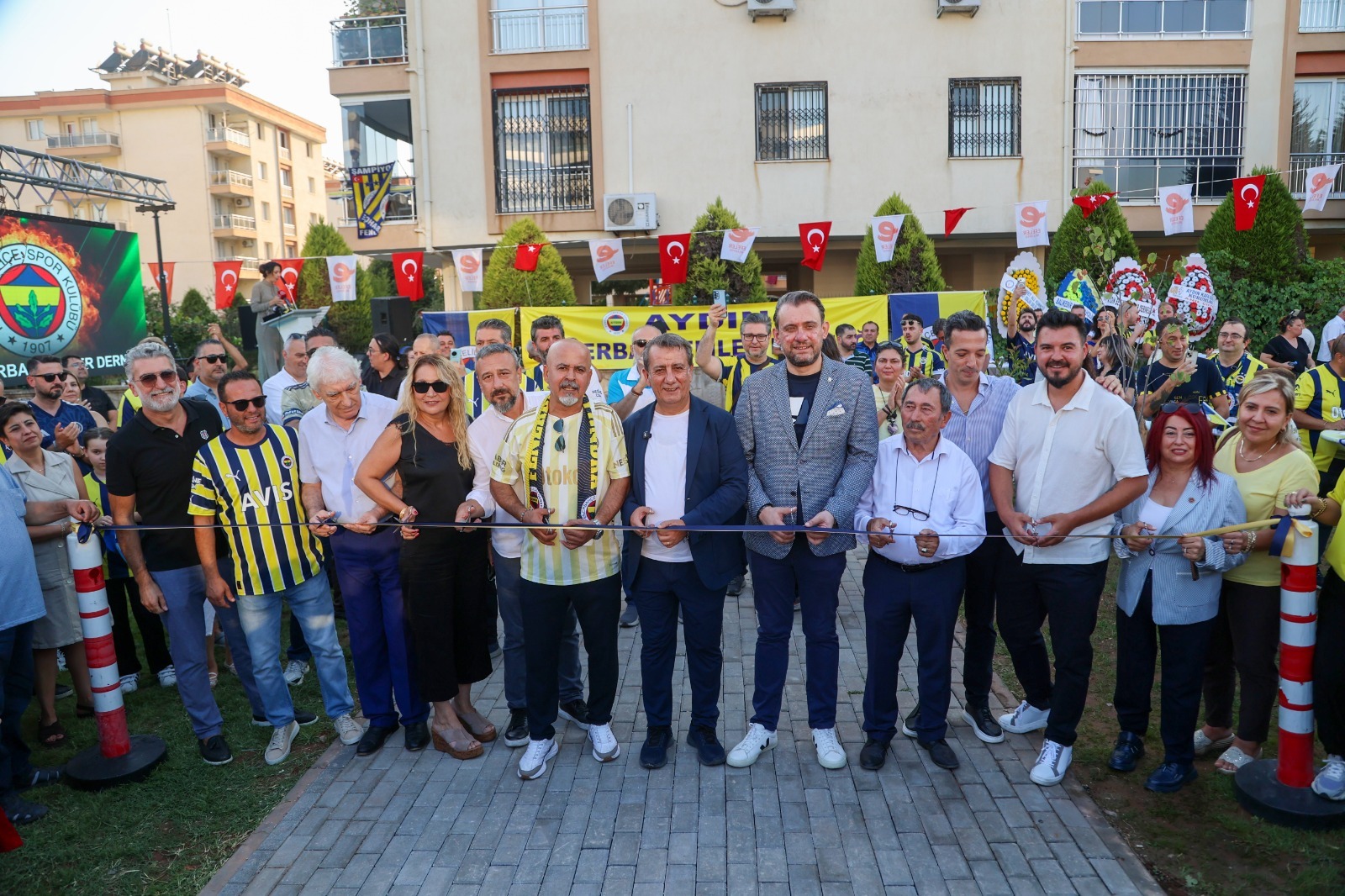 Başkan Anıl Yetişkin Sözünü Tuttu, Fenerbahçeliler Parkı Açıldı