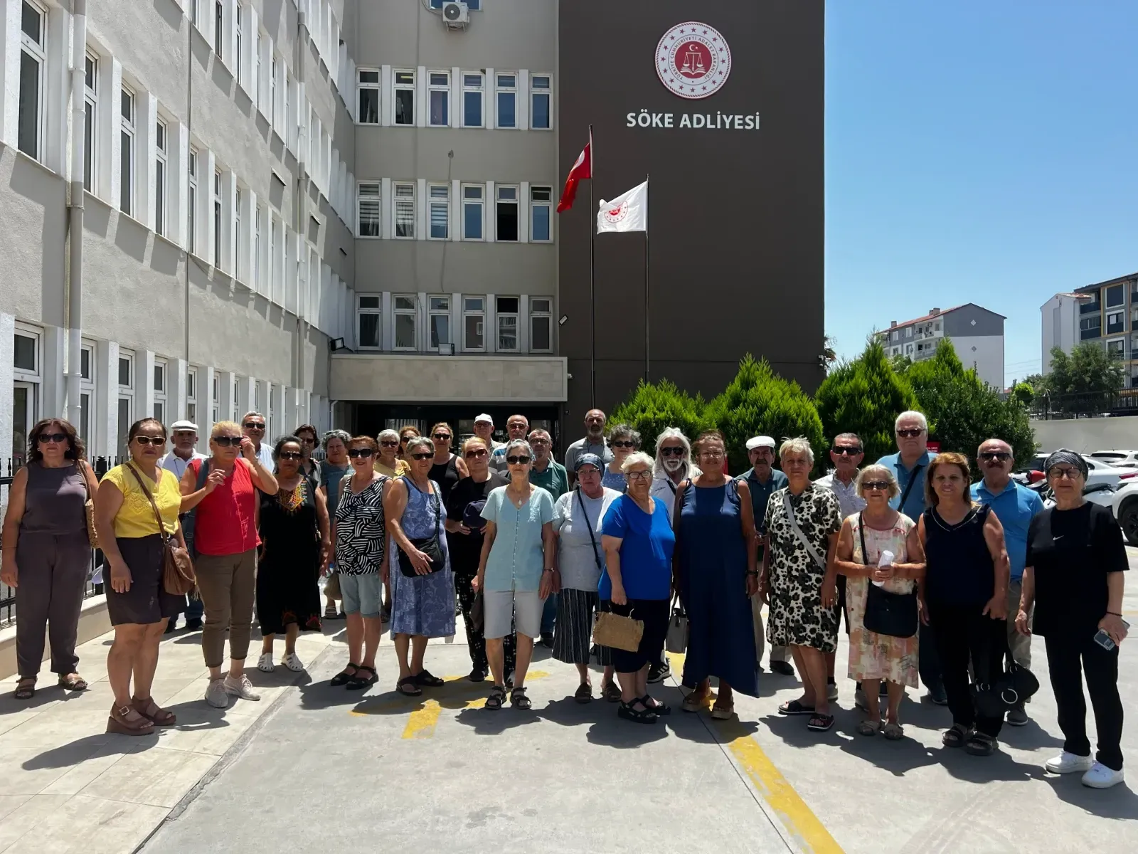 CHP Söke’de Toplu İstifa: Yeni Parti’ye Katıldılar