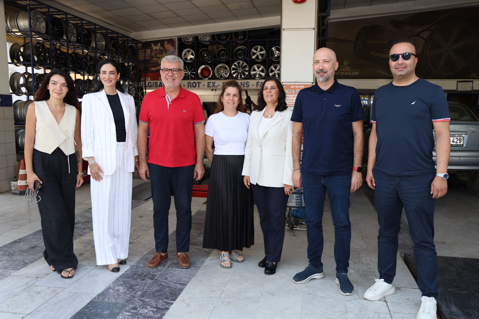 Milletvekili Seda Sarıbaş ve Büyükşehir Belediye Başkanı Özlem Çerçioğlu’ndan Metin Sakalar’a Taziye Ziyareti