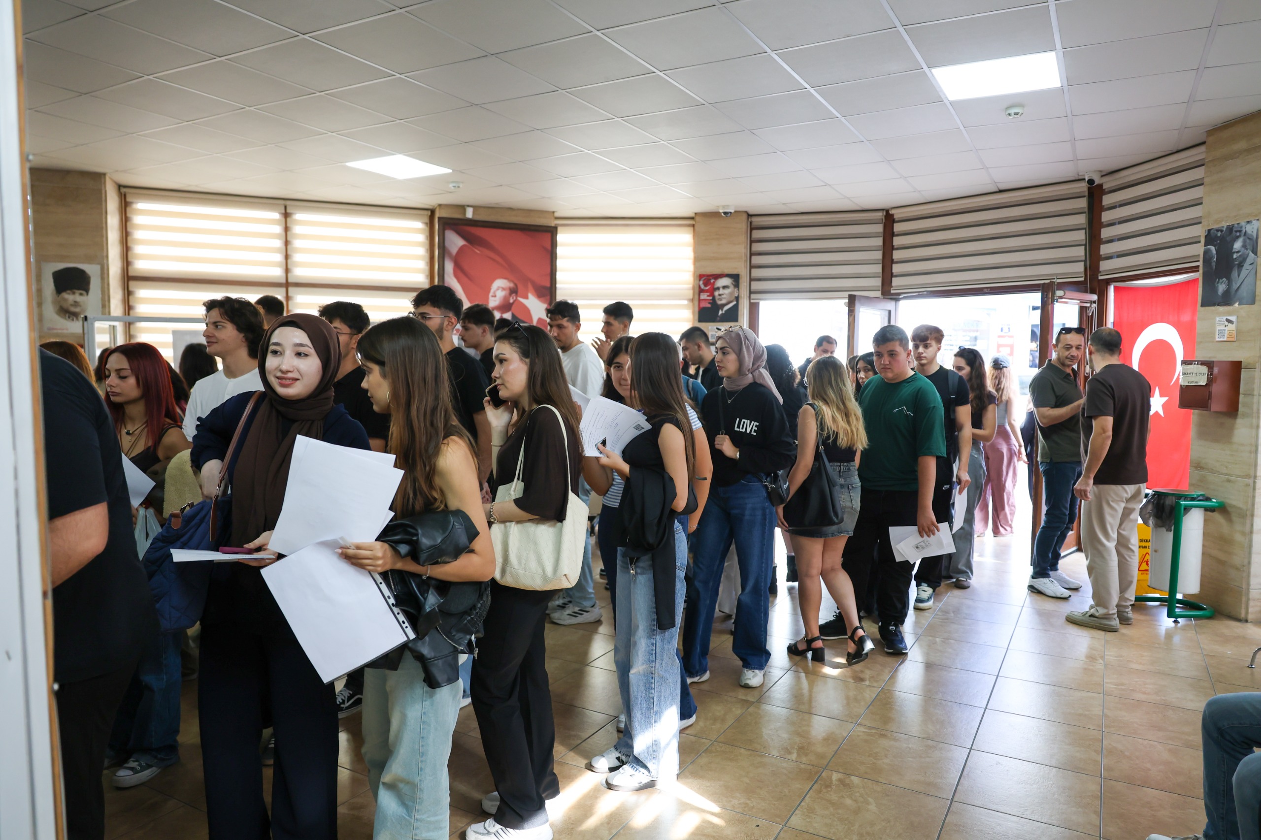 AYDIN BÜYÜKŞEHİR BELEDİYESİ’NİN ÜNİVERSİTE ÖĞRENCİLERİNE AYKART HİZMETİ SÜRÜYOR