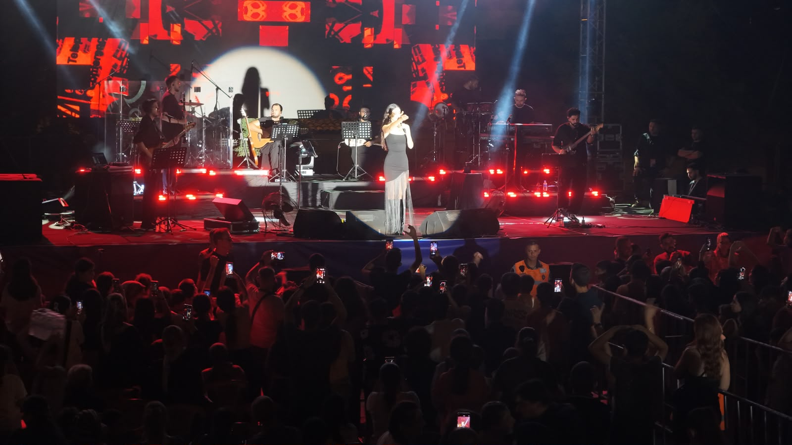 BAŞKAN ÇERÇİOĞLU’NDAN SULTANHİSAR’DA KURTULUŞ GÜNÜ KONSERİ