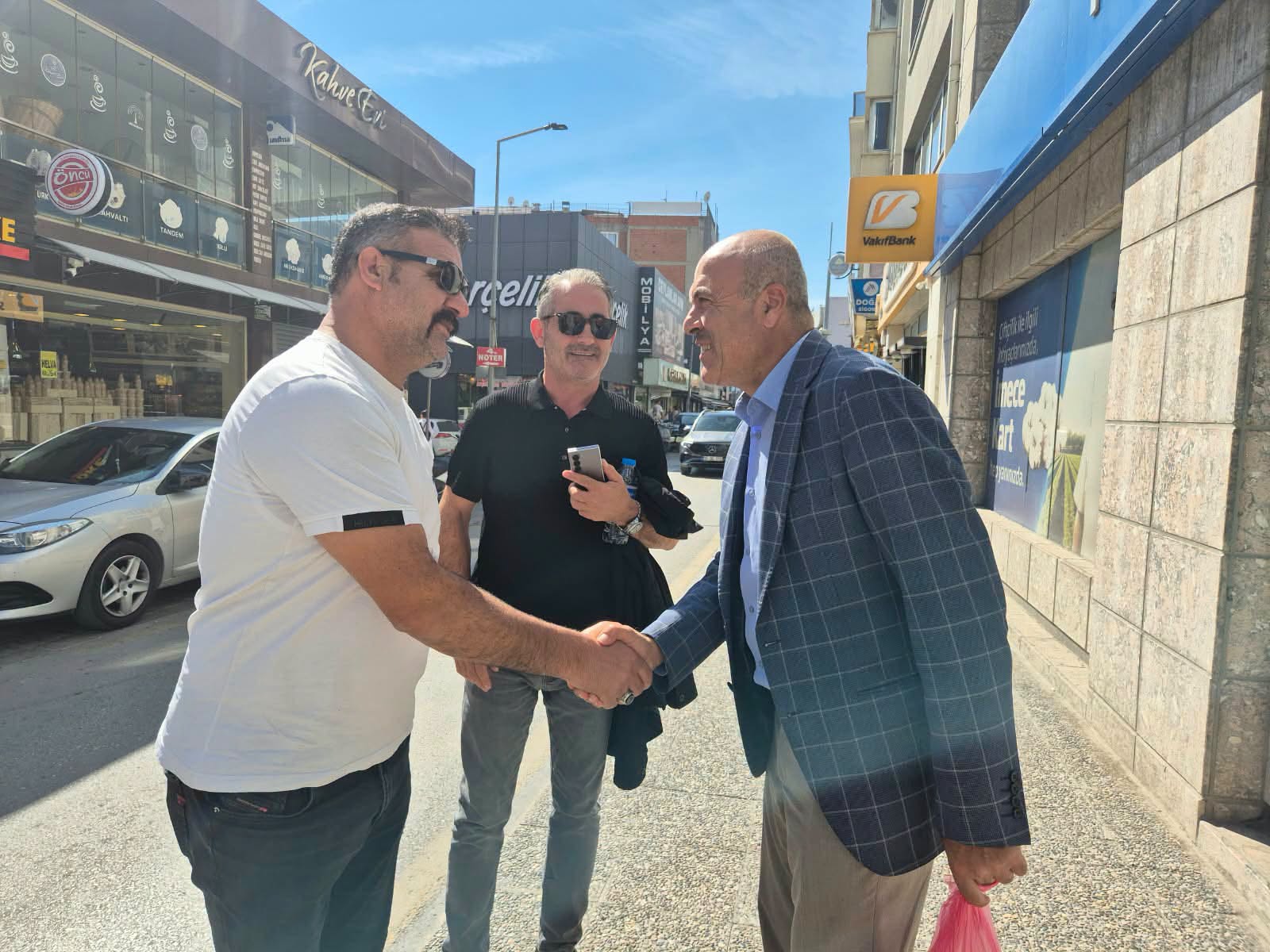 Mehmet Saki Oğuz Söke çarşısında esnaf ve vatandaşlarla buluştu