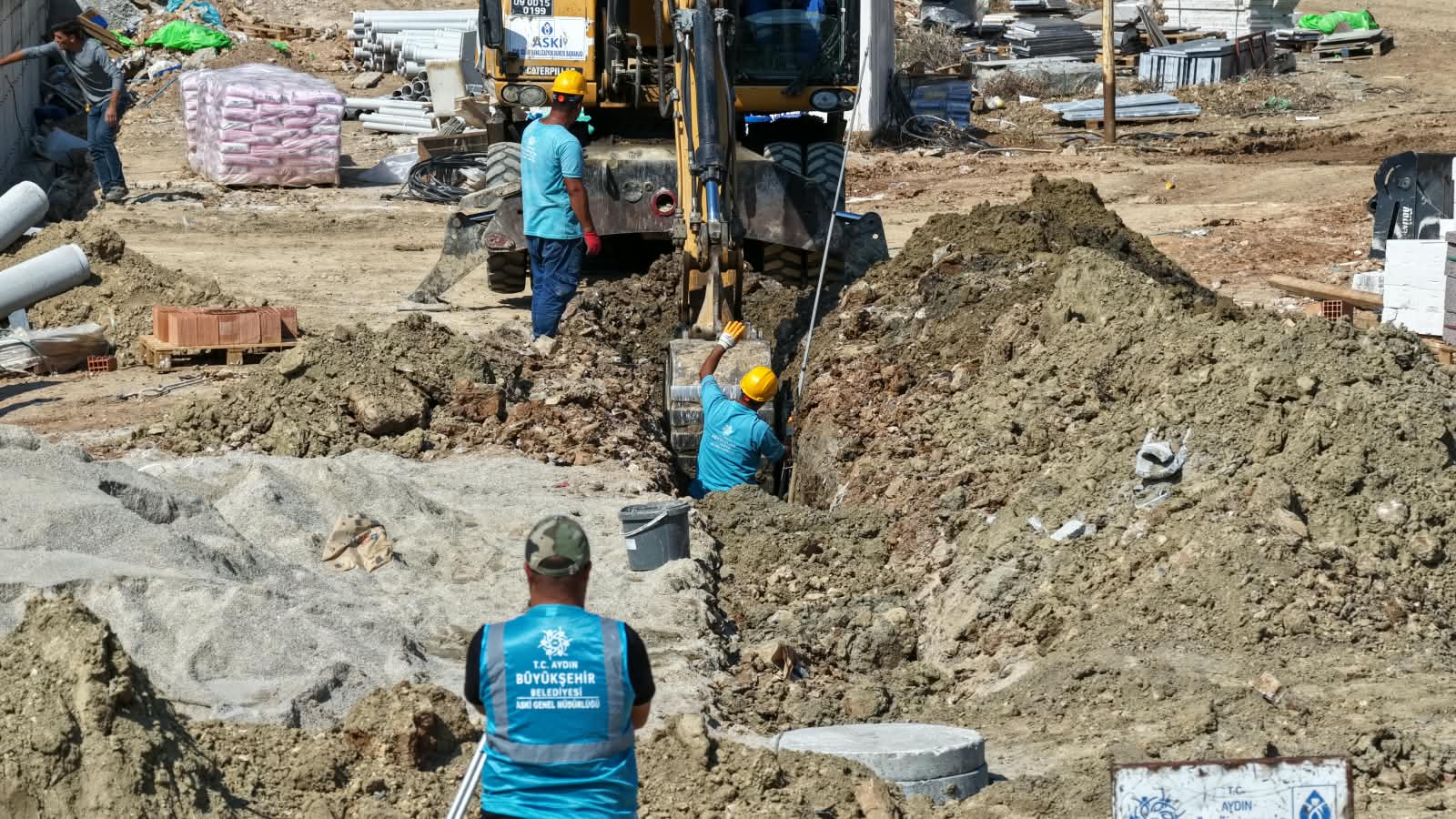 BAŞKAN ÇERÇİOĞLU’NDAN KUŞADASI’NDA ALTYAPI YATIRIMI