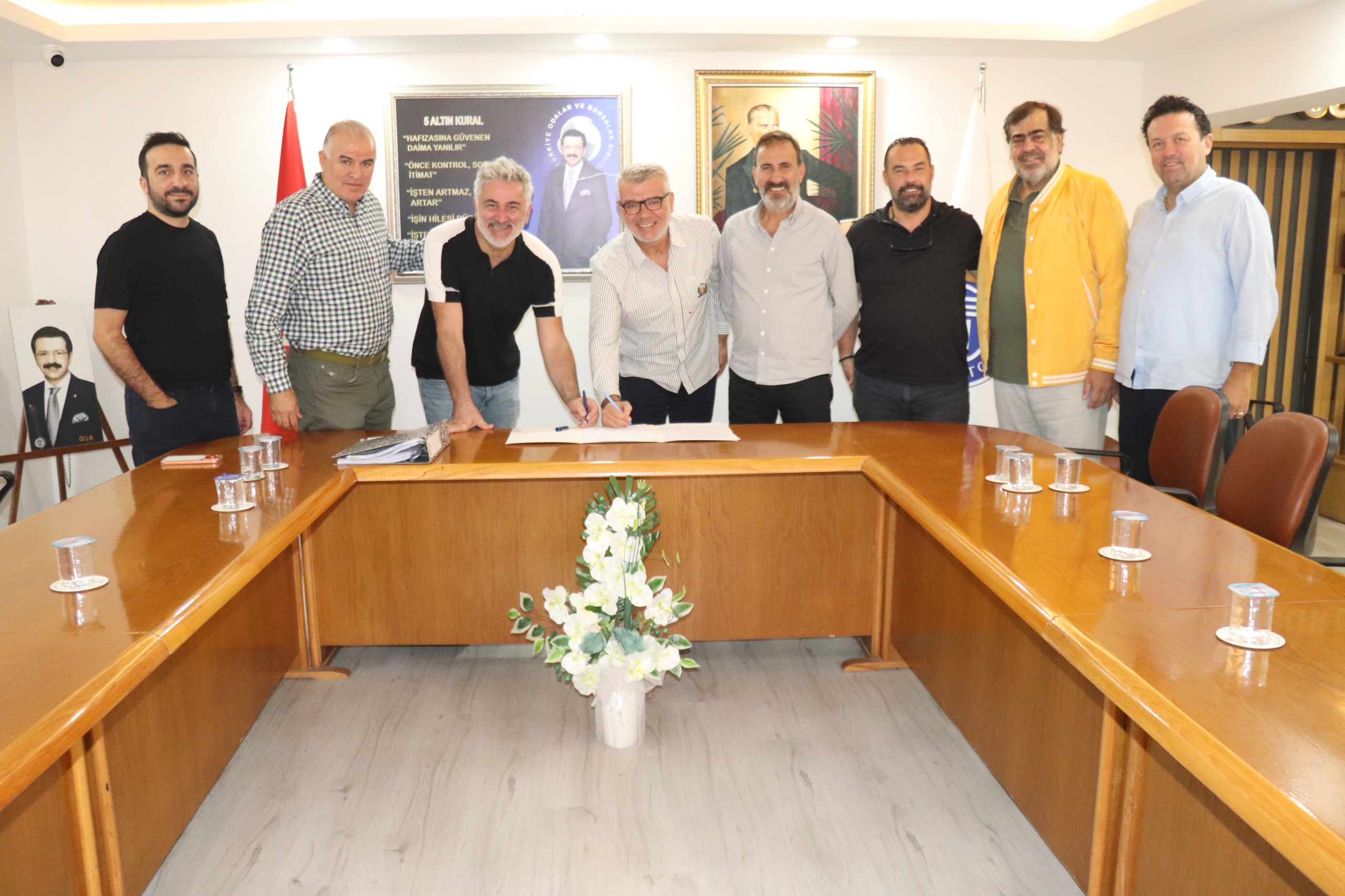 Tarihi Efes Sineması Yeniden Hayat Buldu: Söke Ticaret Odası Üyelerine Yüzde 20 İndirim