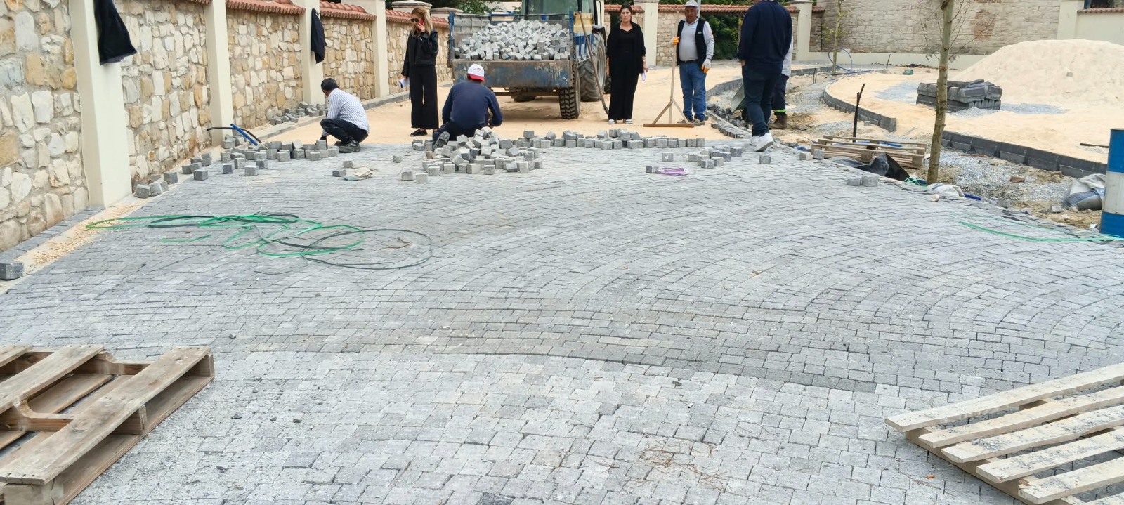 Tarihi Kemalpaşa’da Organik Pazar alanında zemin çalışması