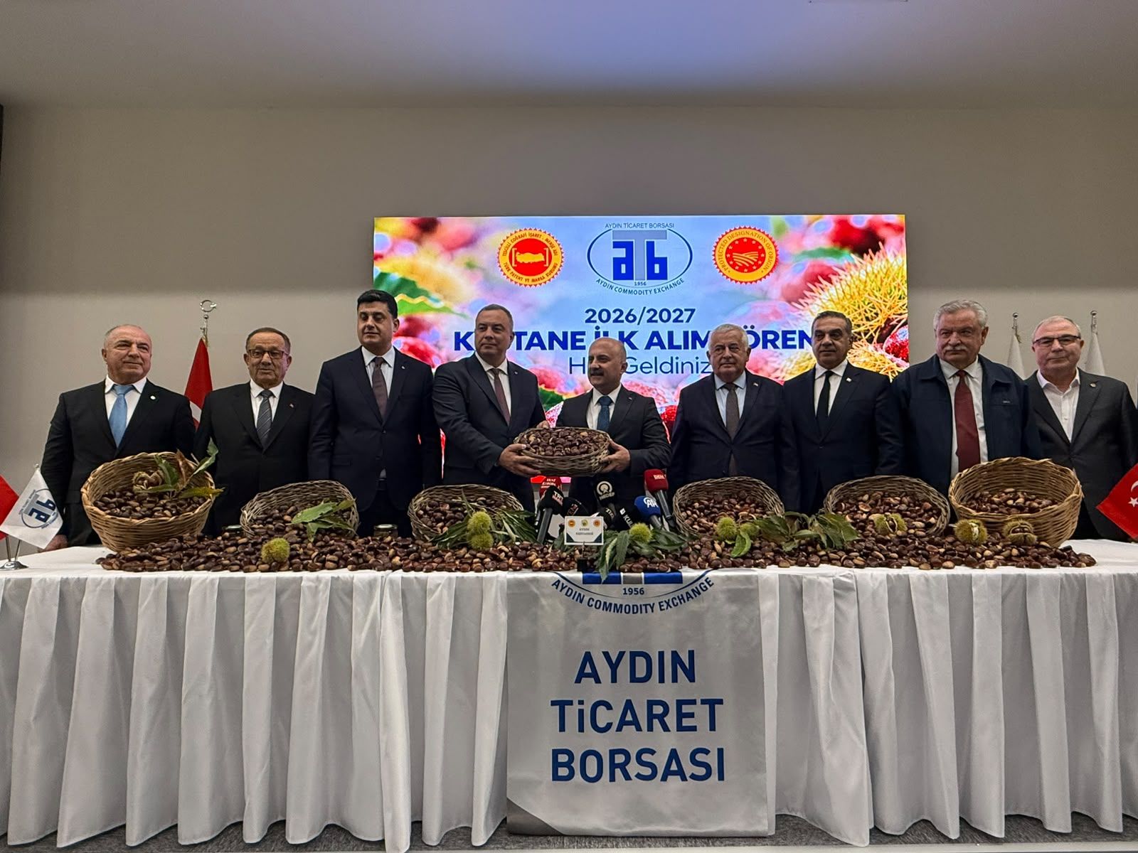 AYDIN’IN İLK KESTANESİ 600 LİRADAN ALICI BULDU